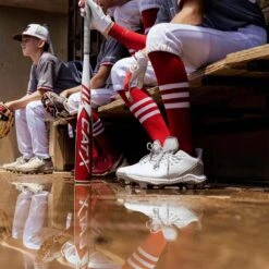 Marucci CATX Senior League (-10) USSSA Baseball Bat: MSBCX10 -Marucci Store Marucci CATX 10 USSSA Baseball Bat MSBCX10 Lifestyle 3